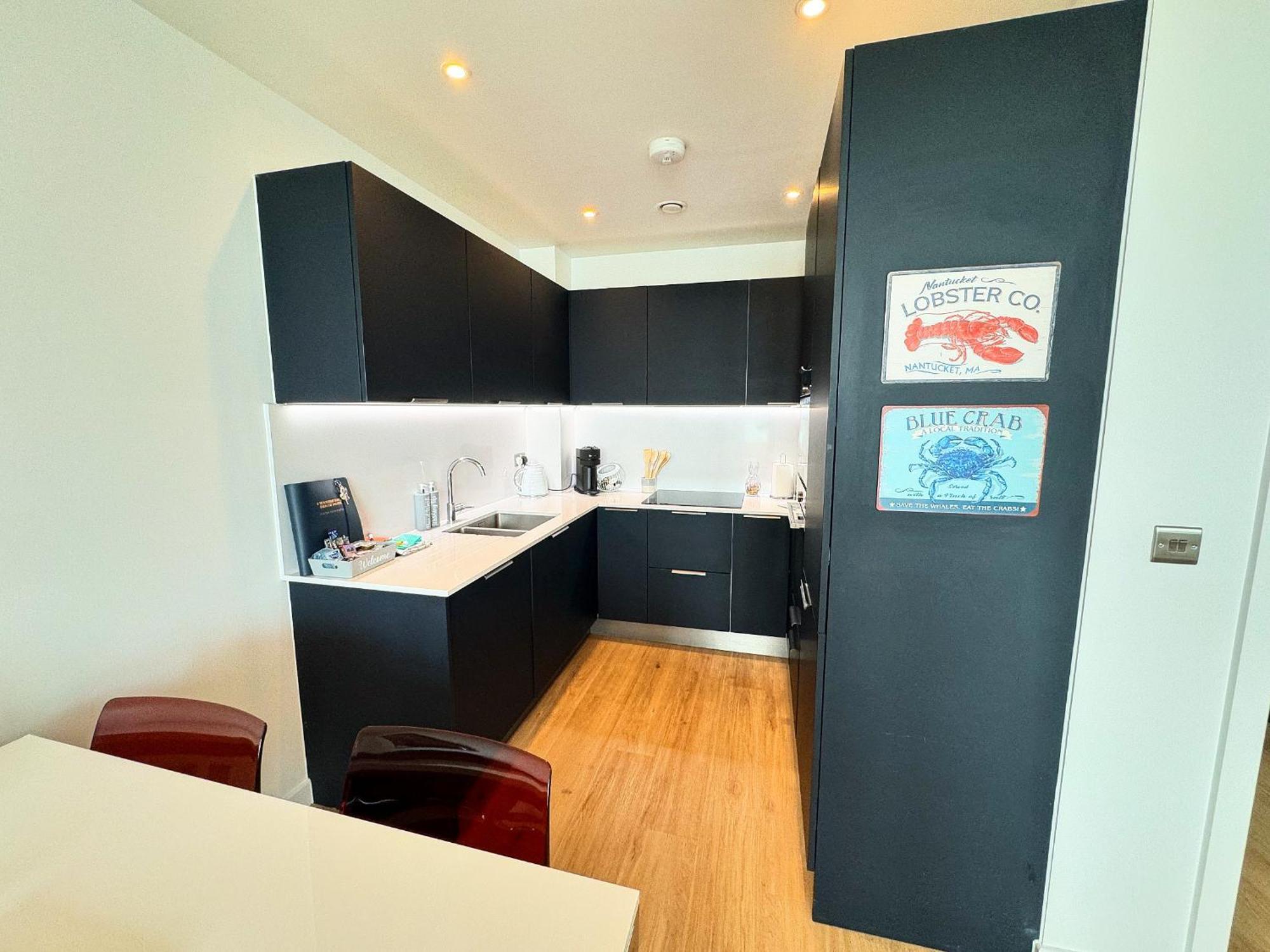רמסגייט Stunning Beach Front Apartment With Sea Views, Free Parking & Balcony מראה חיצוני תמונה
